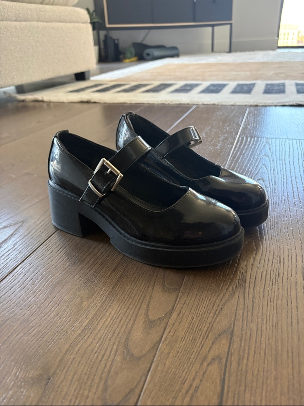 Classic Black Patent Mary Jane Block Heel Shoes